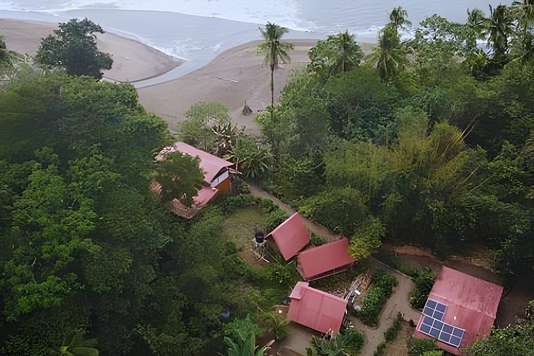 Paraíso con playas vírgenes & selvas en "Nuqui"