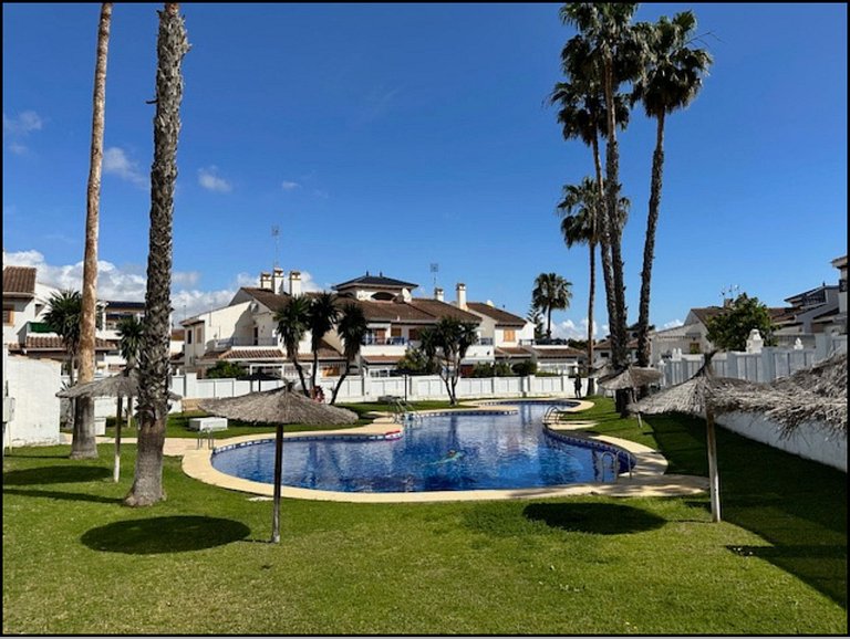 Dpto. familiar cerca de la playa en "Alicante"
